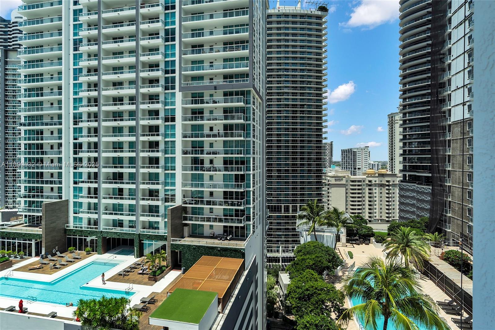 1060 Brickell Ave #1811, Miami FL 33131