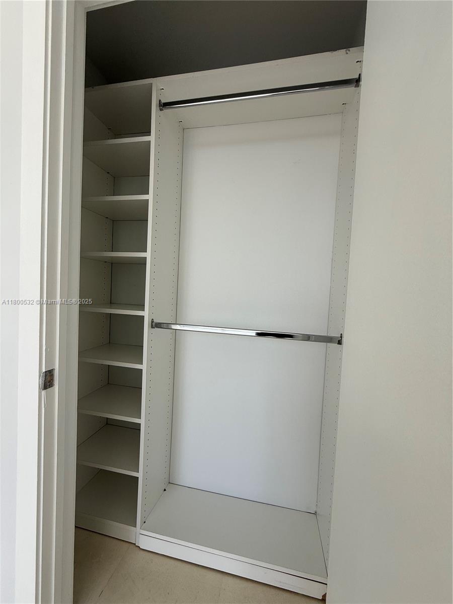 1060 Brickell Ave #1811, Miami FL 33131
