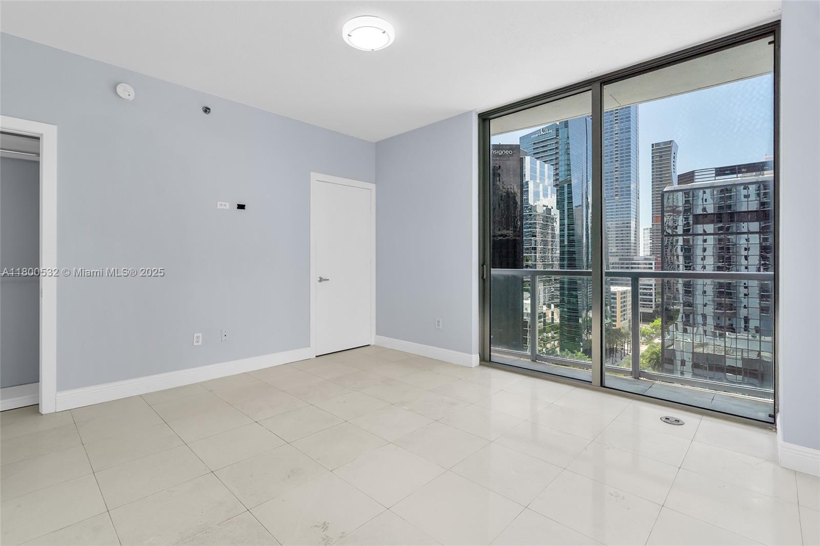 1060 Brickell Ave #1811, Miami FL 33131