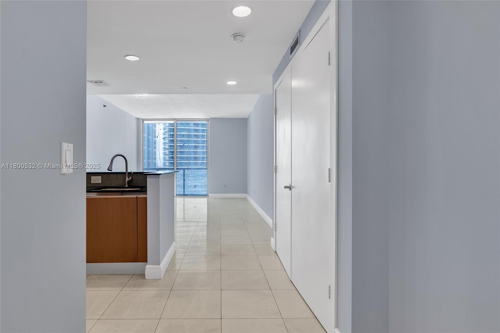 1060 Brickell Ave #1811, Miami FL 33131
