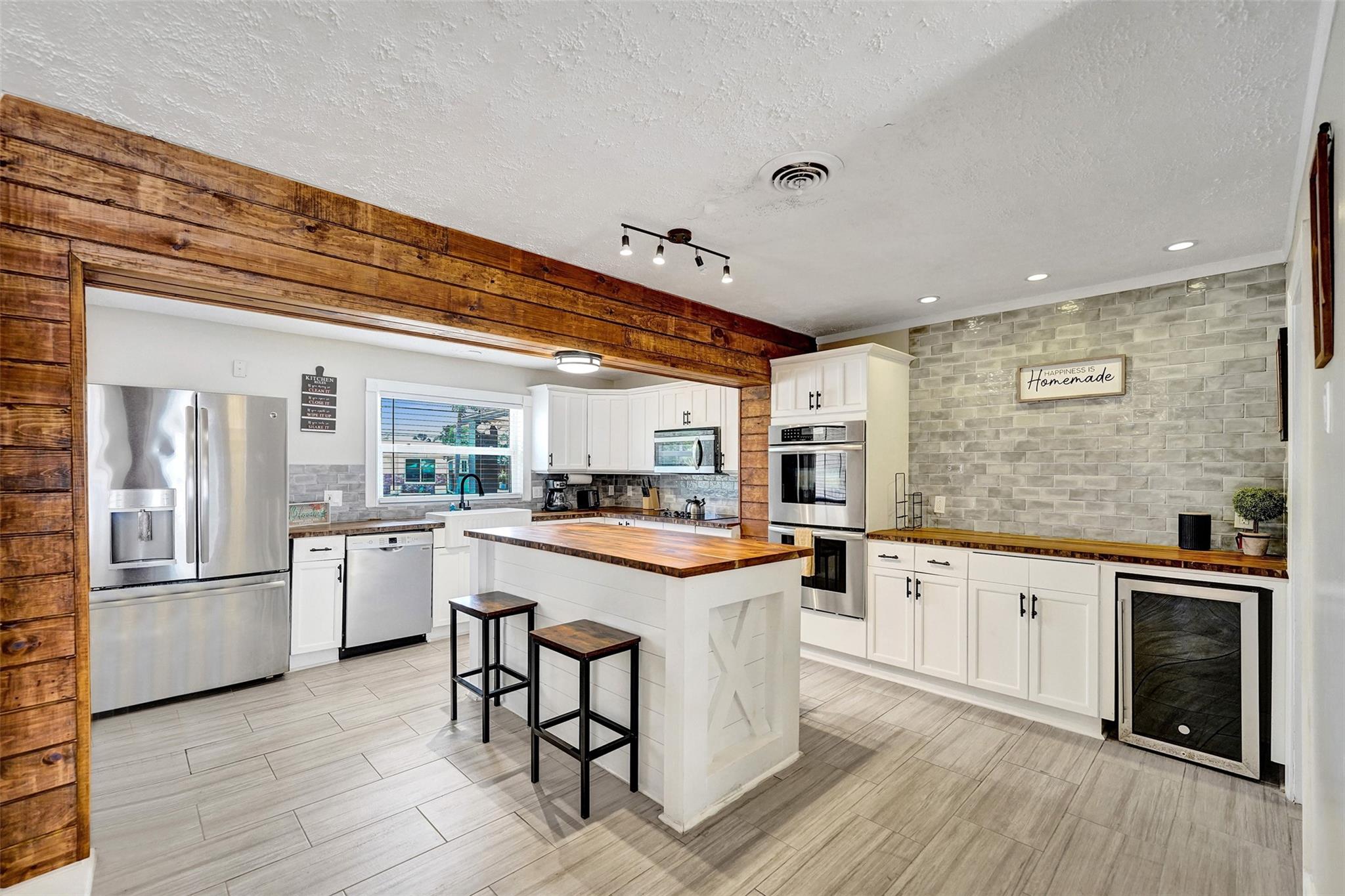 1961 Nw 33rd St Oakland Park FL 33309 | F10502819