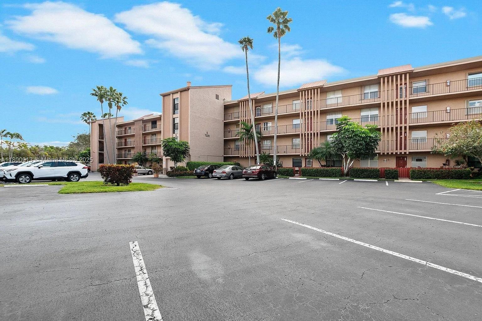 Palm Lakes Condo