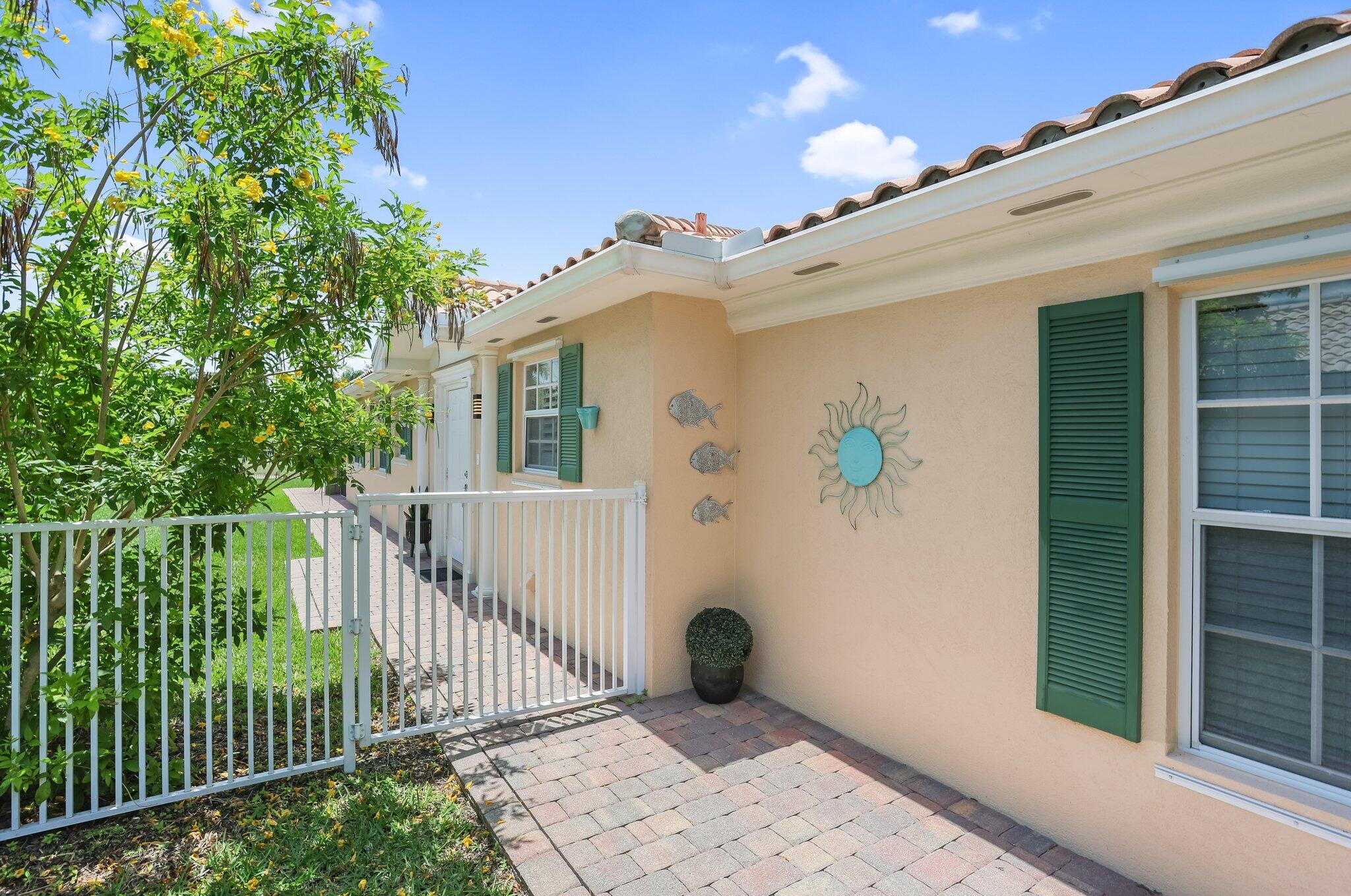 Homes for sale in Wellington, FL | 8210 Saint Johns Court, Wellington, FL 33414 | MLS# R11089665