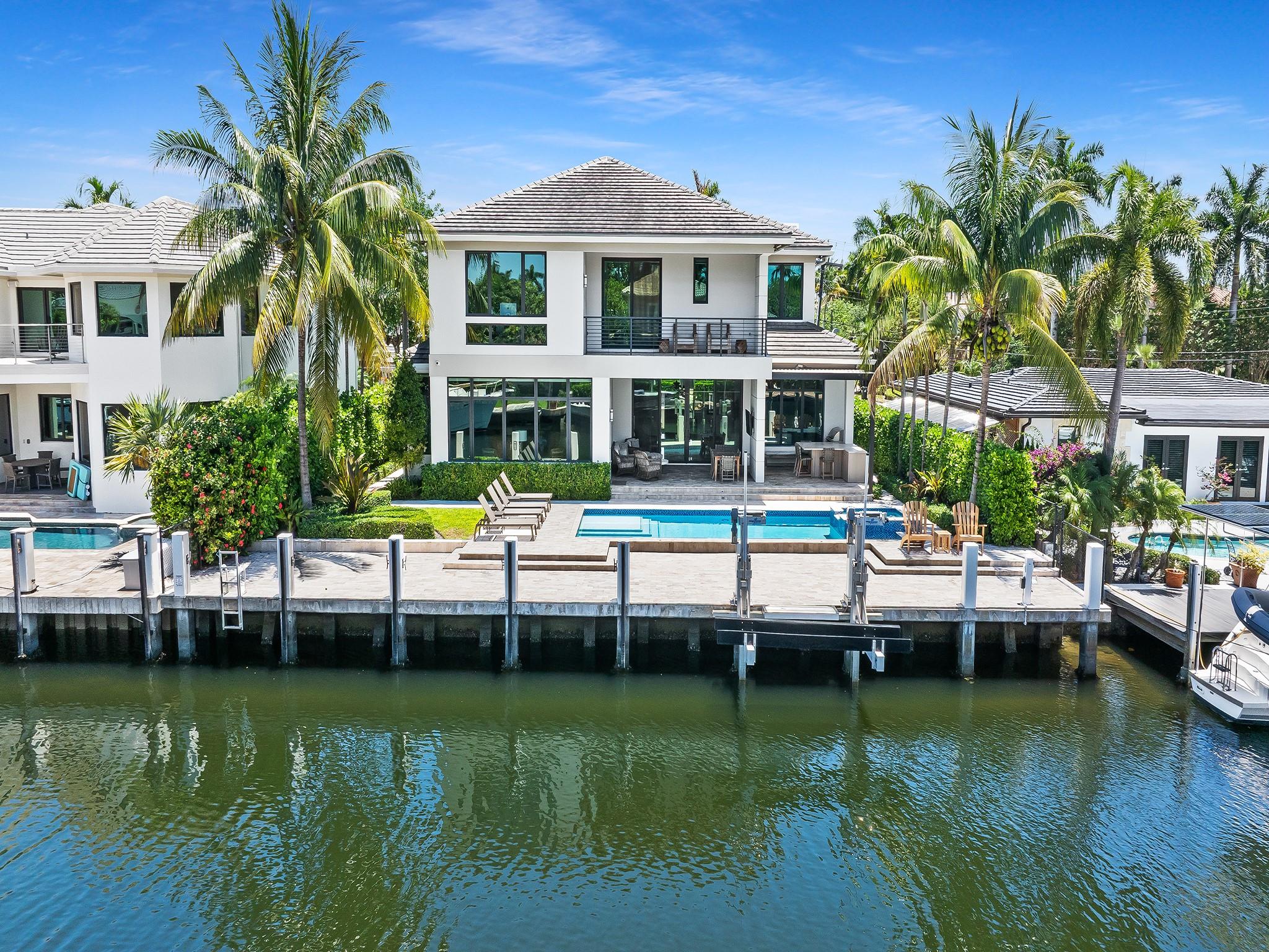 This exquisite property puts you at the heart of the premier yachting and marine destination