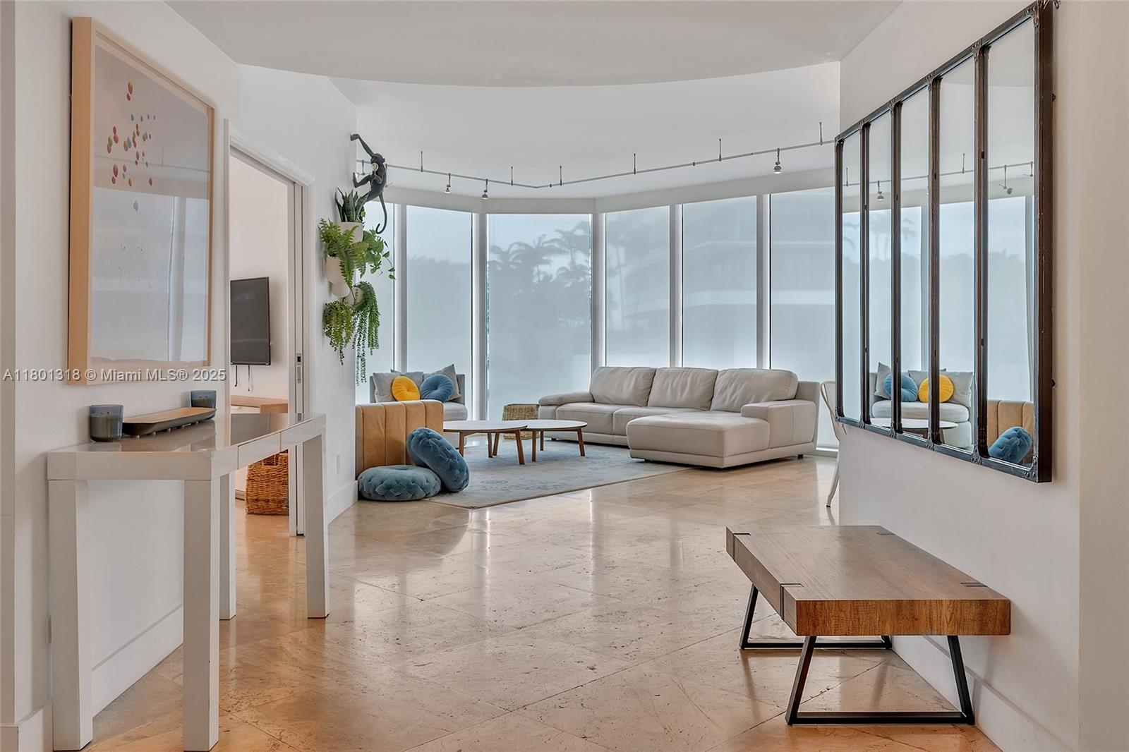 300 S Pointe Dr #403, Miami Beach FL 33139