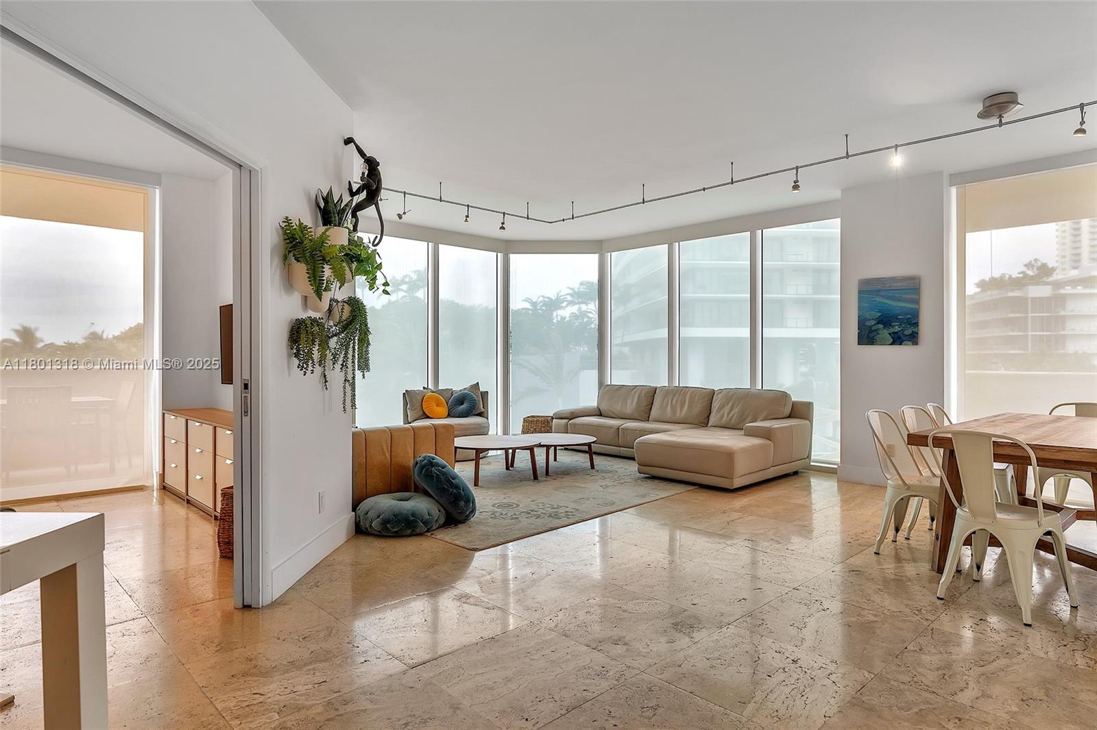 300 S Pointe Dr #403, Miami Beach FL 33139
