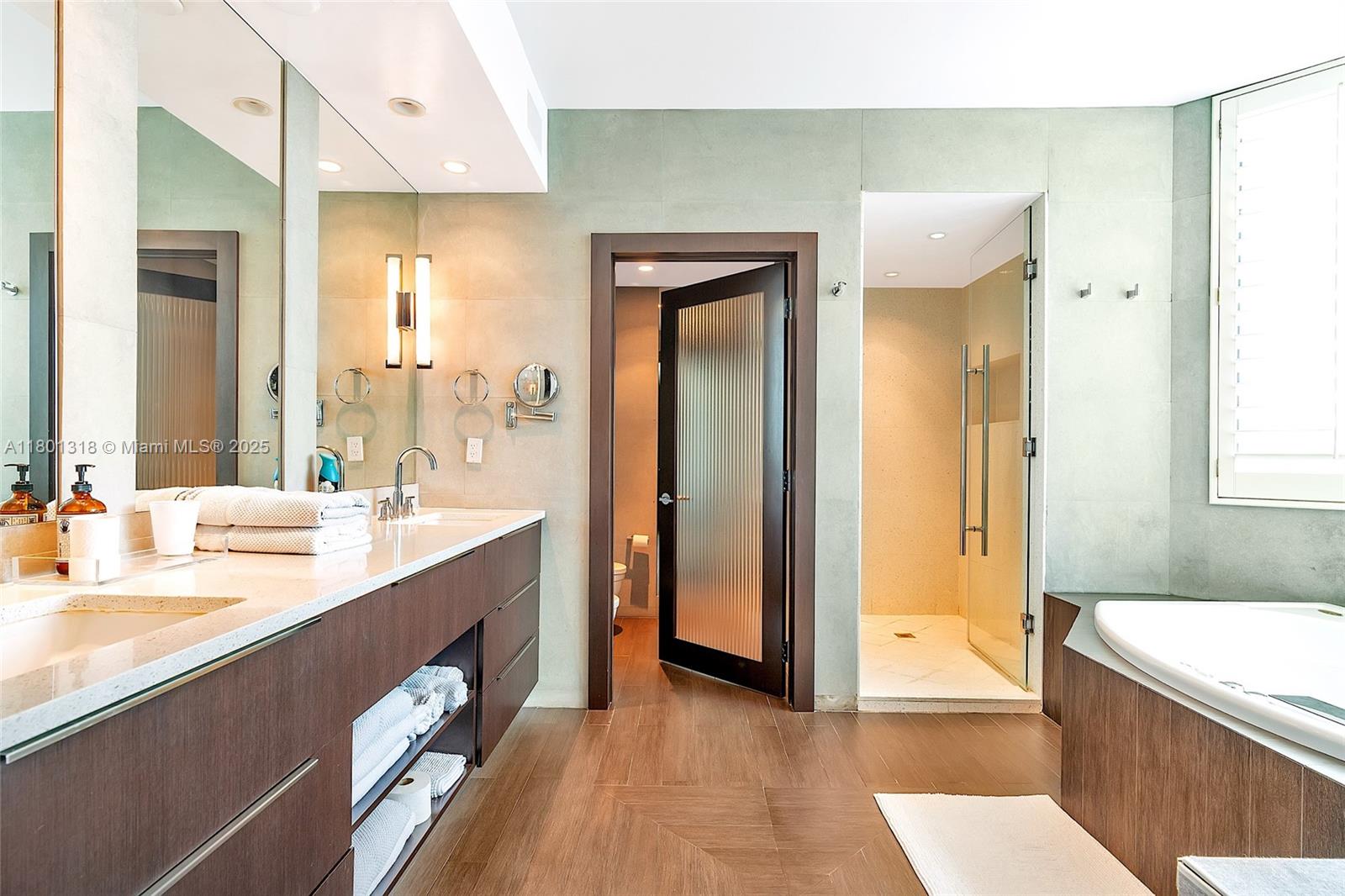 300 S Pointe Dr #403, Miami Beach FL 33139