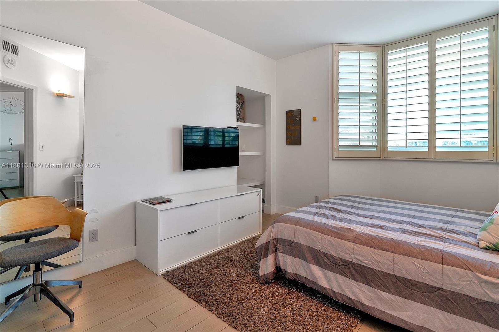 300 S Pointe Dr #403, Miami Beach FL 33139