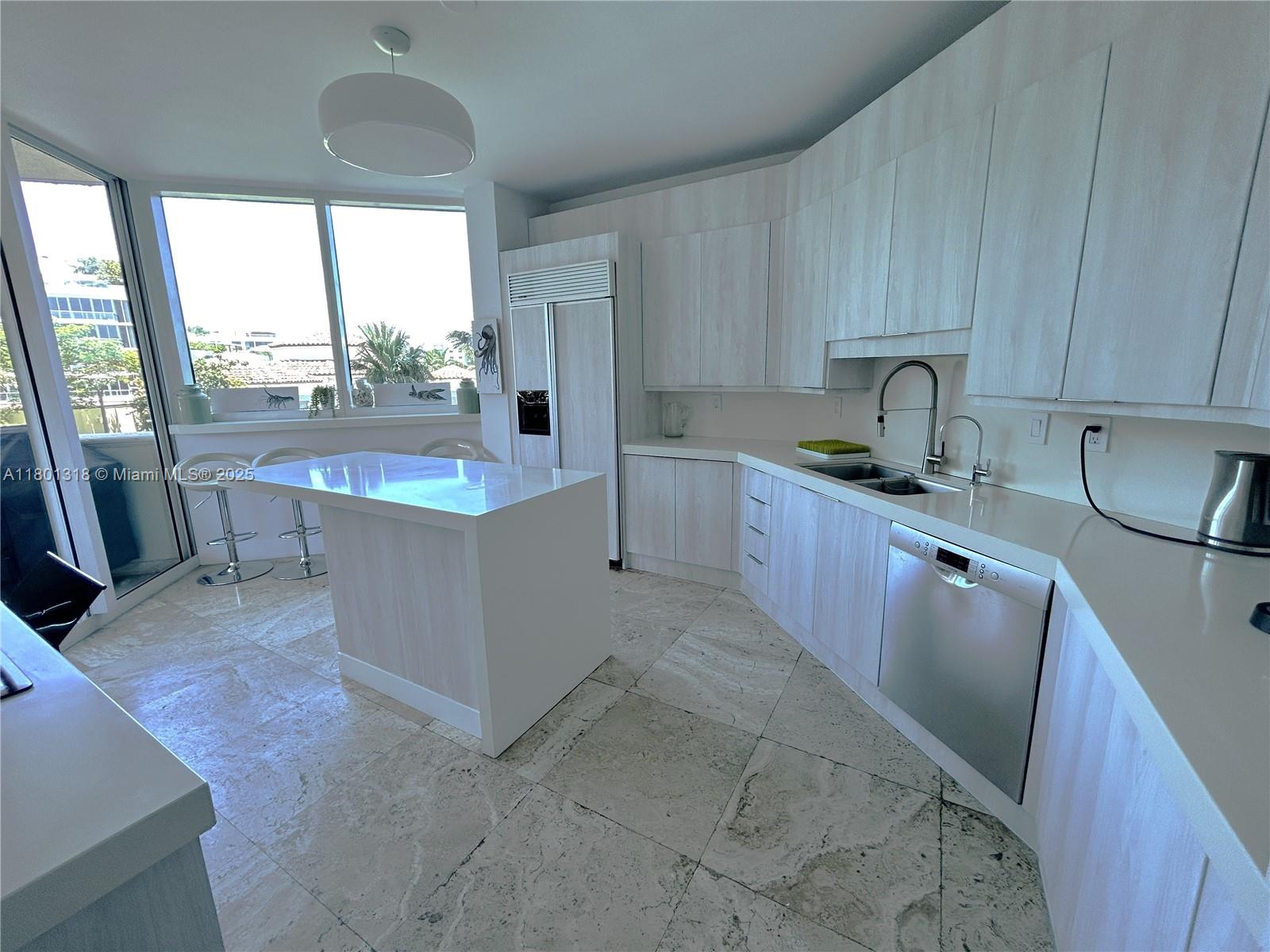 300 S Pointe Dr #403, Miami Beach FL 33139