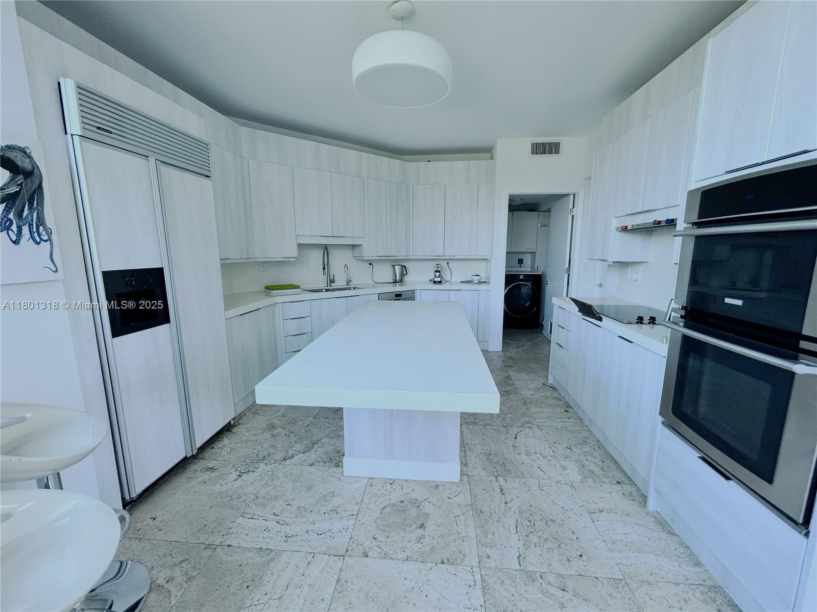 300 S Pointe Dr #403, Miami Beach FL 33139