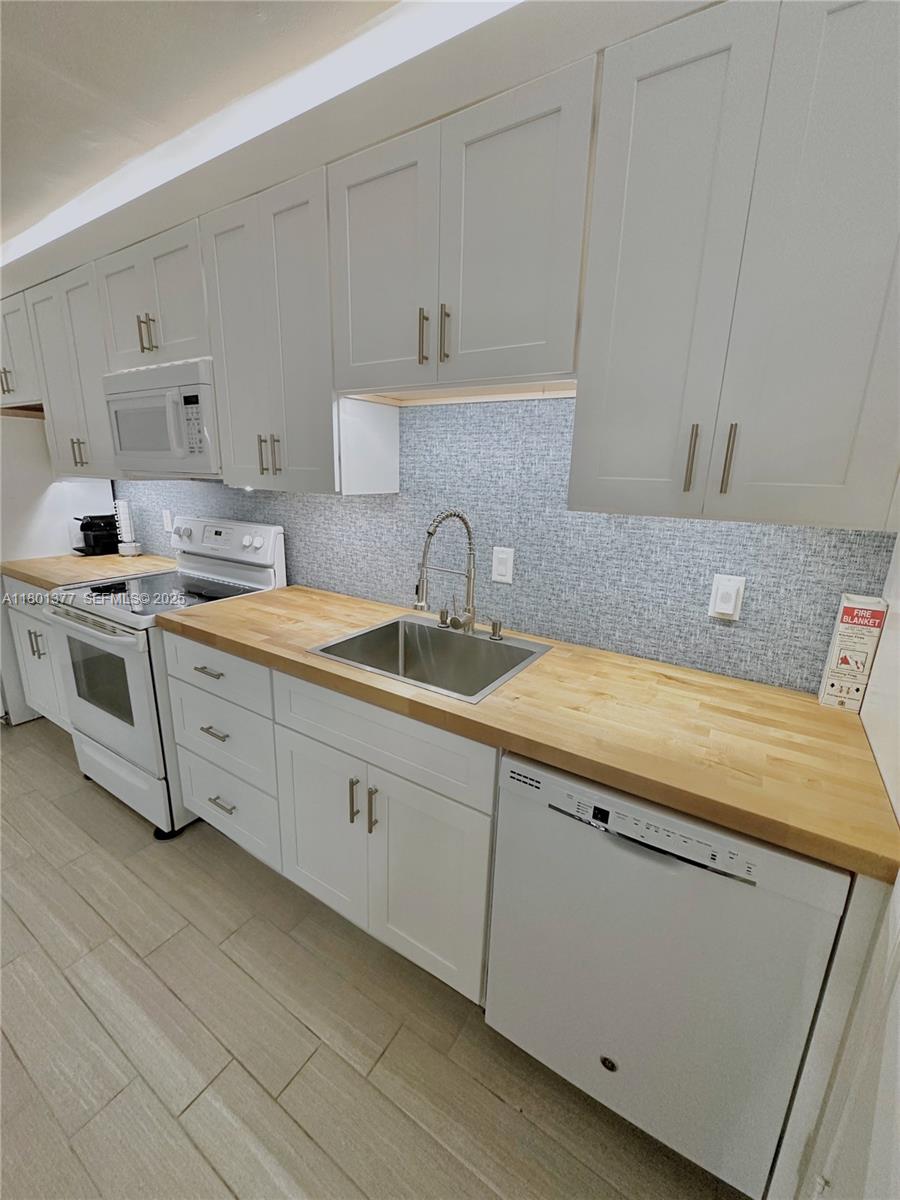 Imperial Point Colonnades