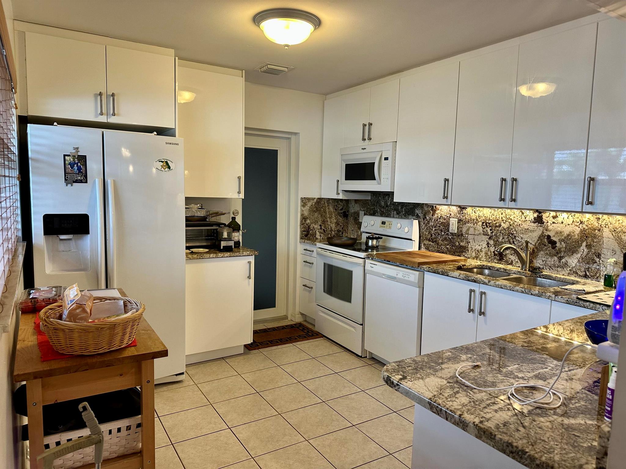 Holly House Inc Cond Decl