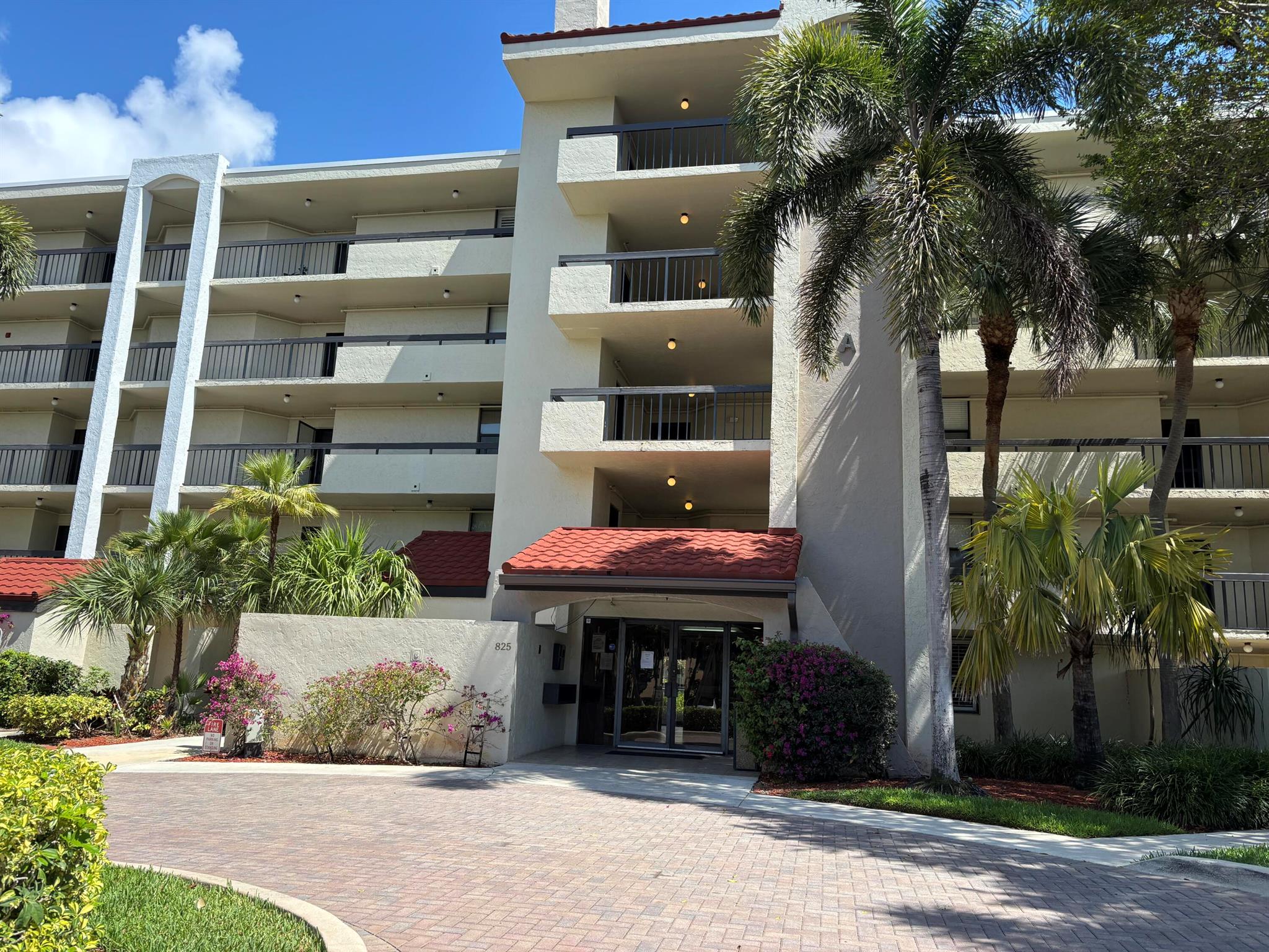 Homes for sale in Delray Beach, FL | 825 Egret Circle #205, Delray Beach, FL 33444 | MLS# R11089946