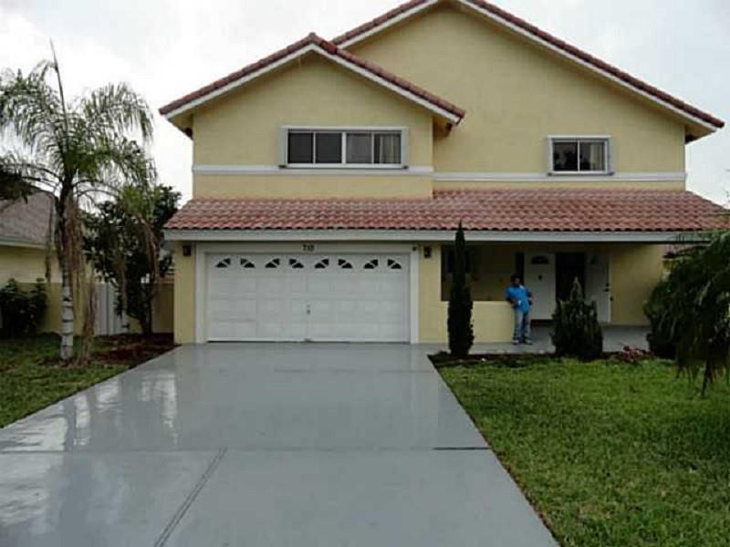 710 207th Ave Pembroke Pines FL 33029 | F10503325