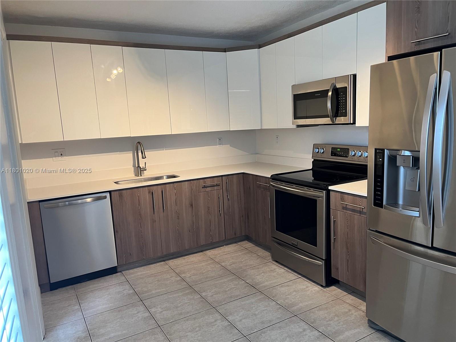 Homes for sale in Coral Gables, FL | 5031 Ponce De Leon Blvd, Coral Gables, FL 33146 | MLS# A11801020