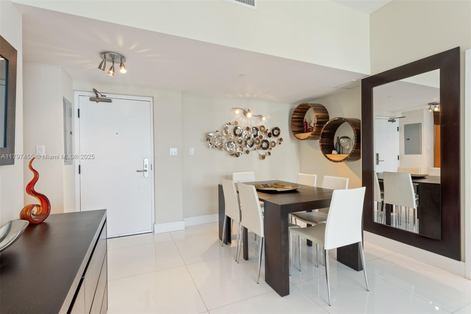 6801 Collins Ave #PH10, Miami Beach FL 33141