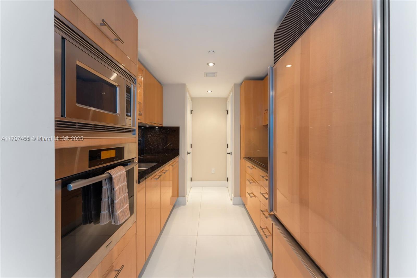6801 Collins Ave #PH10, Miami Beach FL 33141