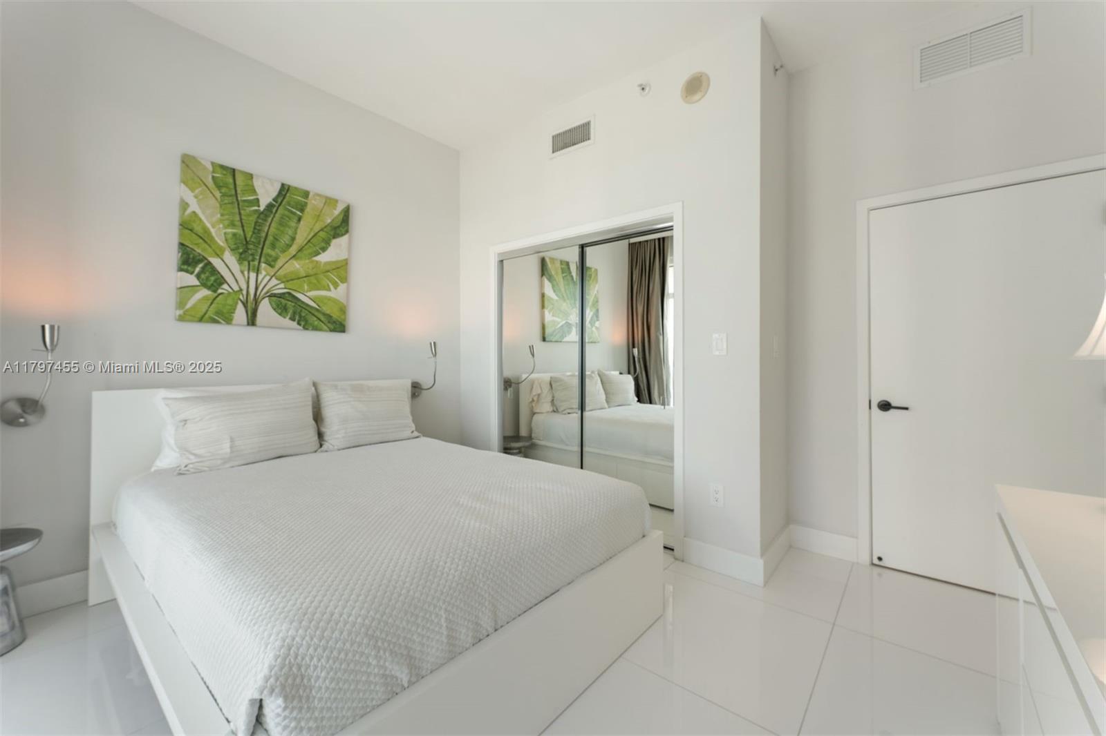 6801 Collins Ave #PH10, Miami Beach FL 33141