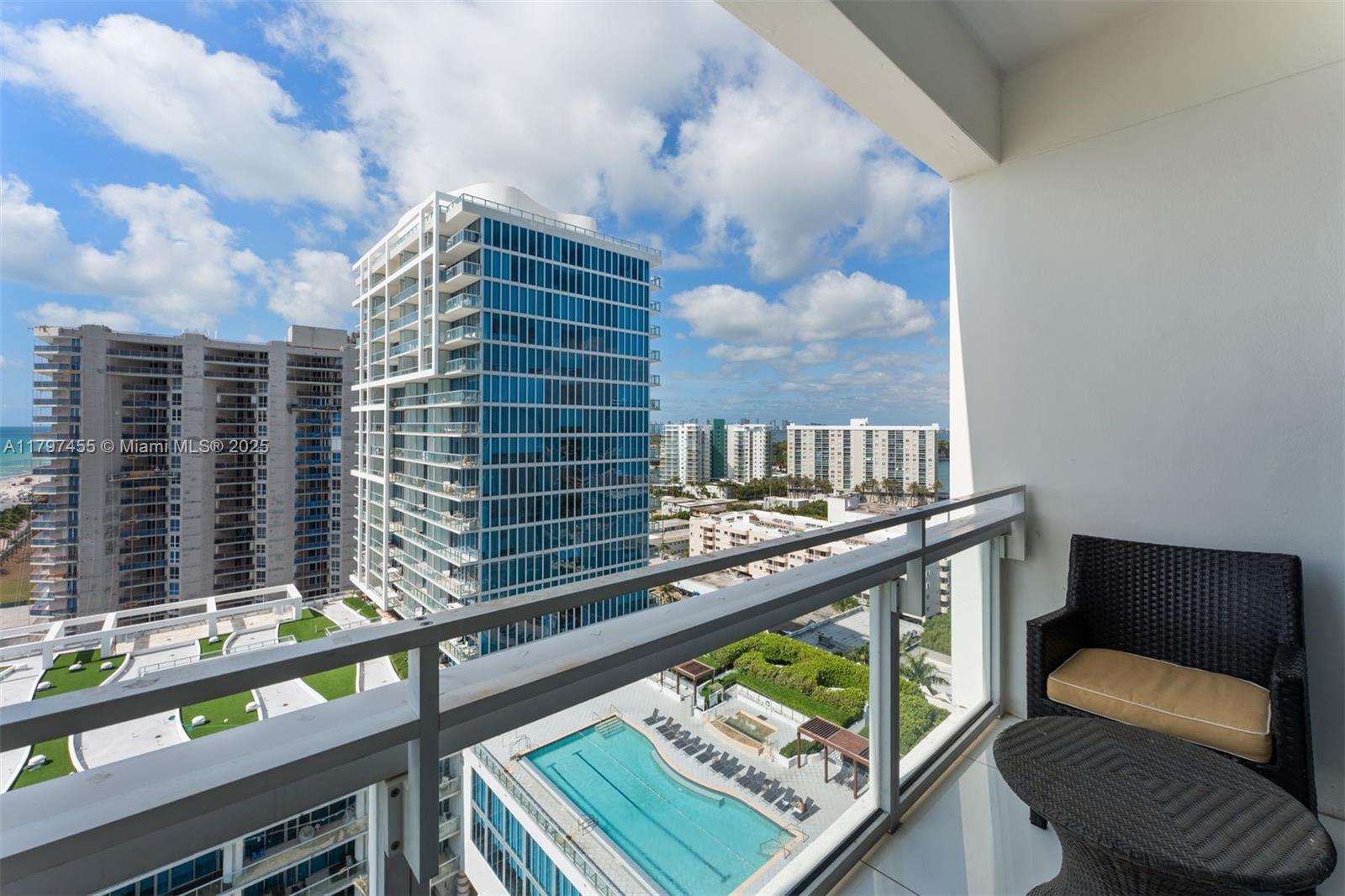 6801 Collins Ave #PH10, Miami Beach FL 33141