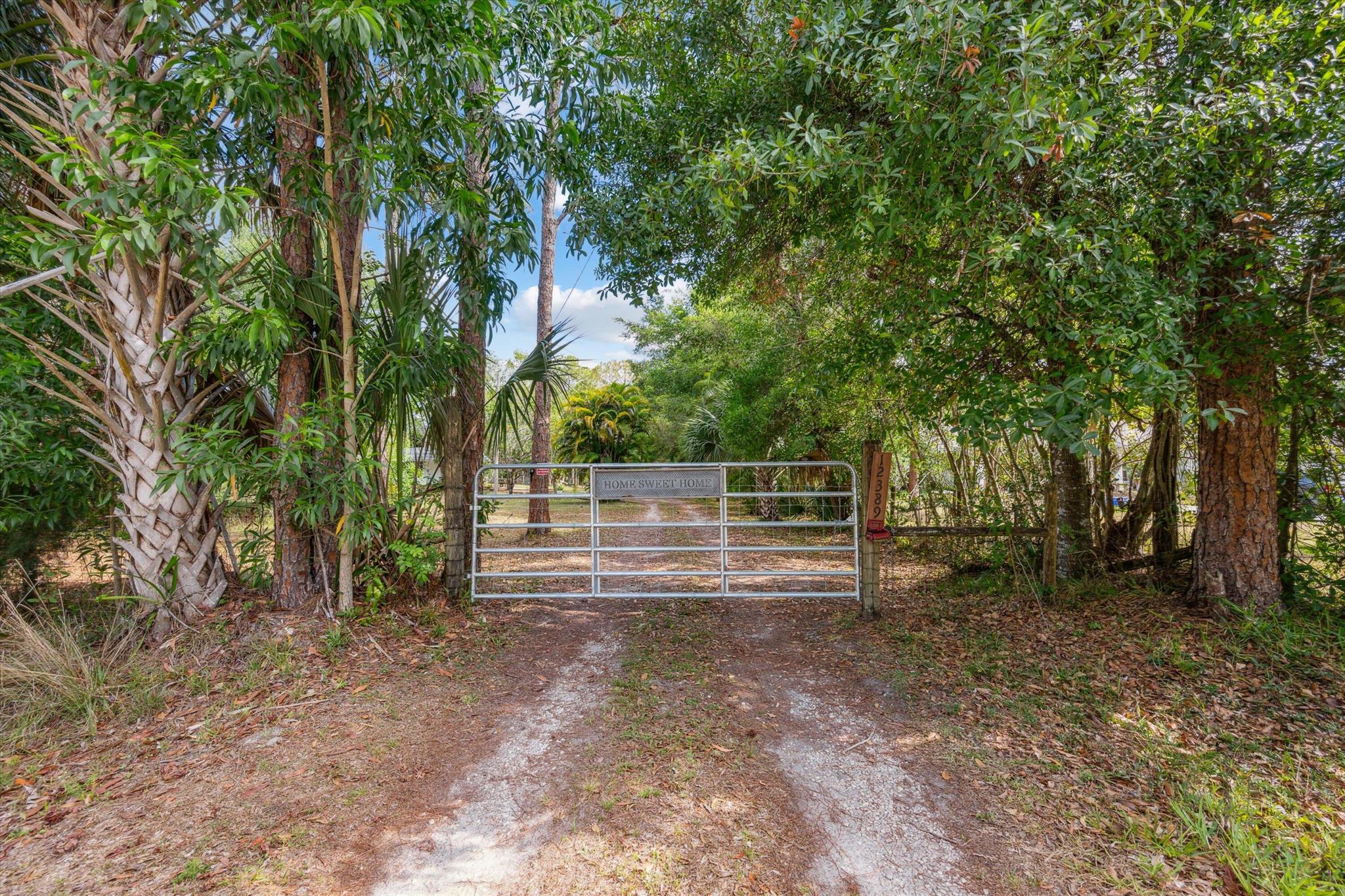 12389 186th Street N