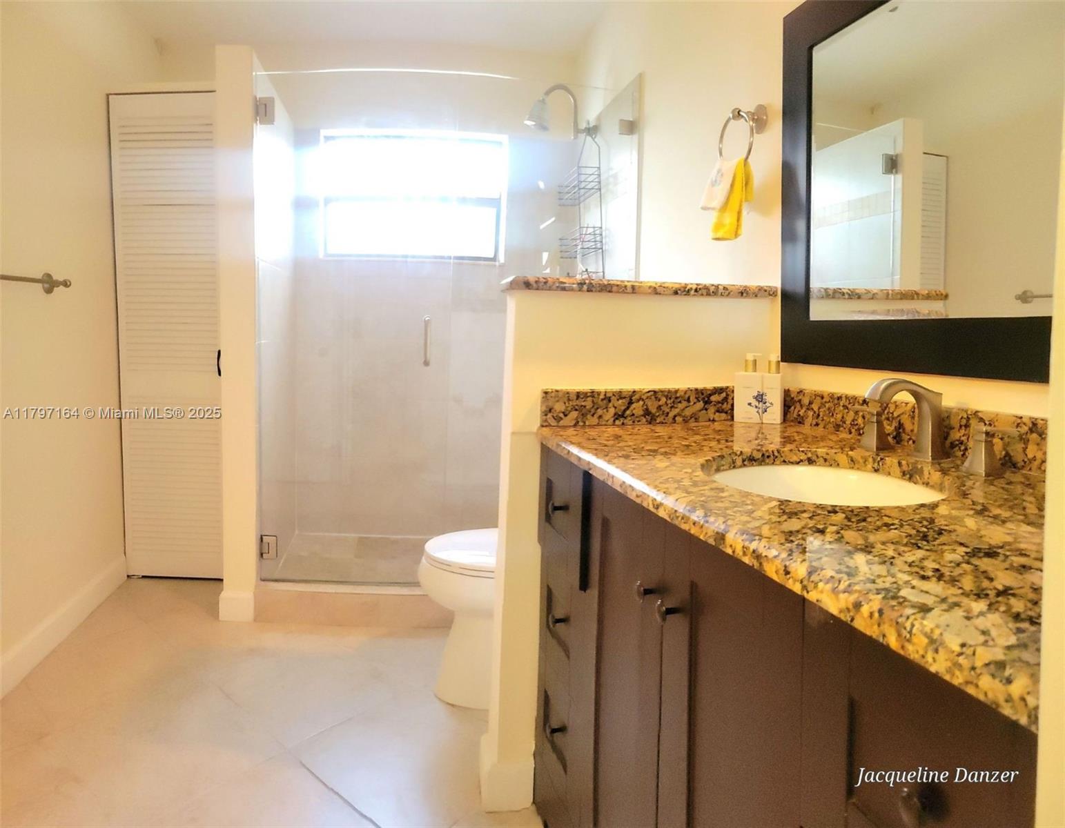 2241 NE 38th St #0, Lighthouse Point FL 33064