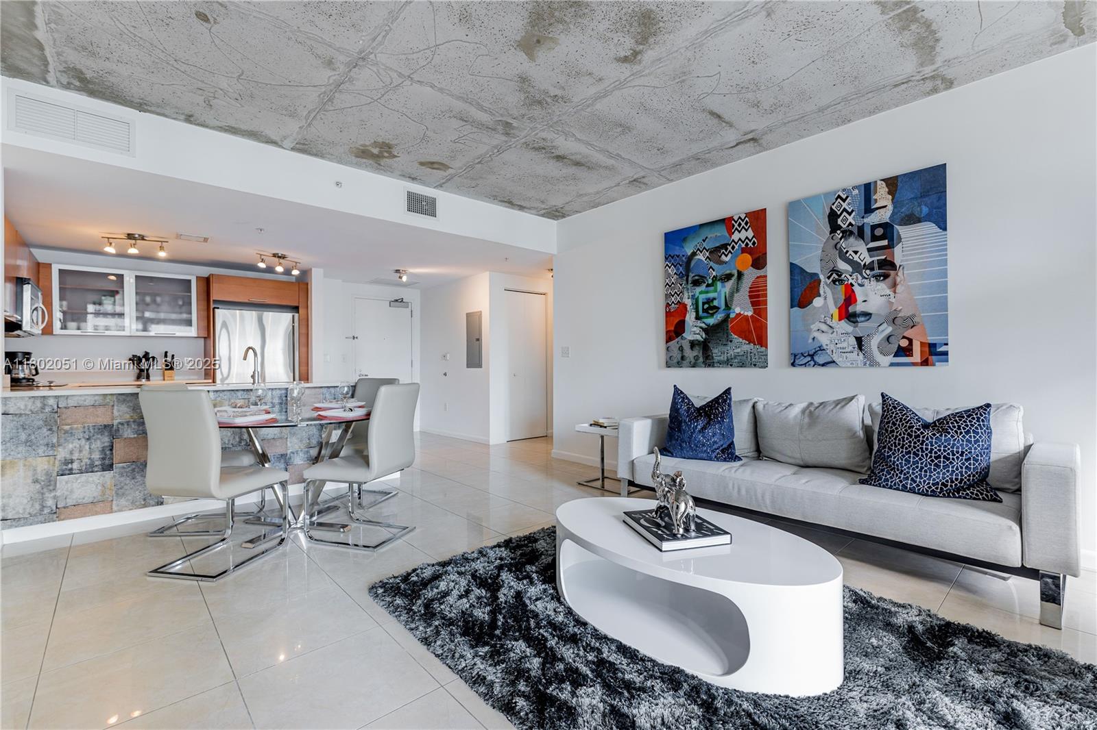Apartamento à Venda em Miami, FL