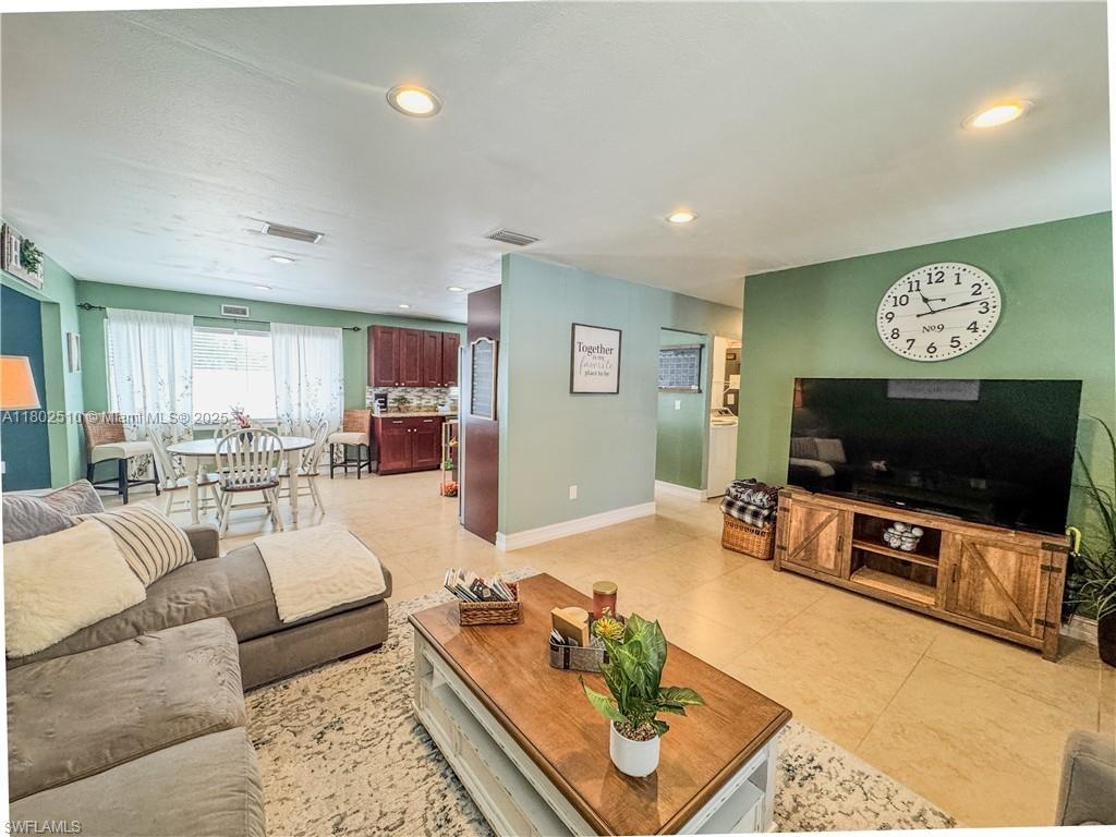 Homes for sale in La Belle, FL | 4002 Cascade Lane, La Belle, FL 33935 | MLS# A11802510