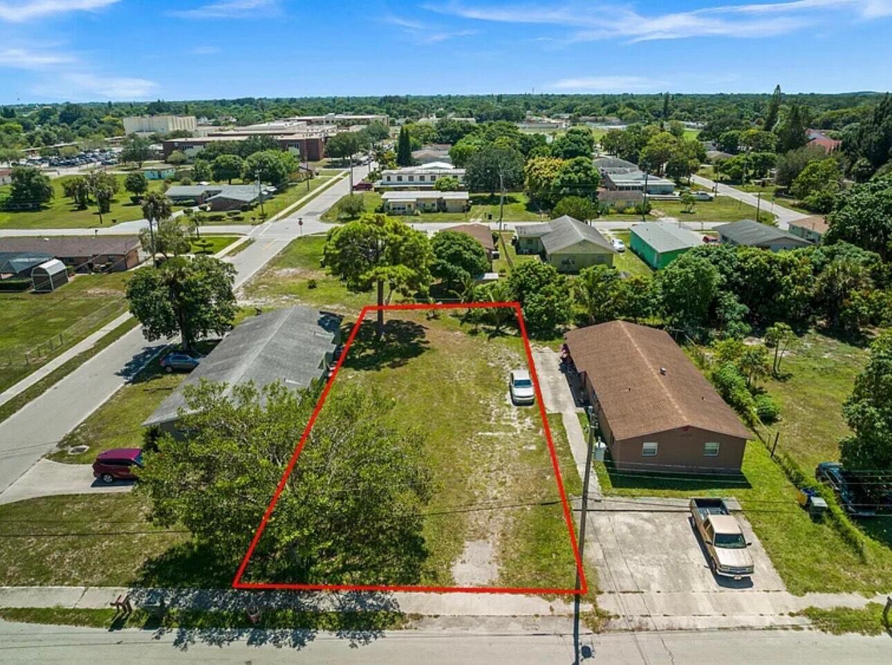 Homes for sale in Fort Pierce, FL | 1903 Avenue N, Fort Pierce, FL 34950 | MLS# R11090644