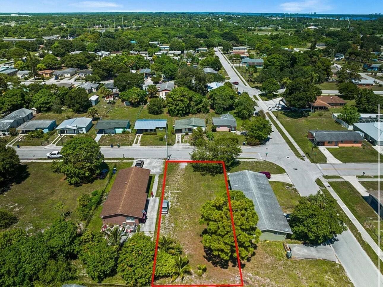 Homes for sale in Fort Pierce, FL | 1903 Avenue N, Fort Pierce, FL 34950 | MLS# R11090644