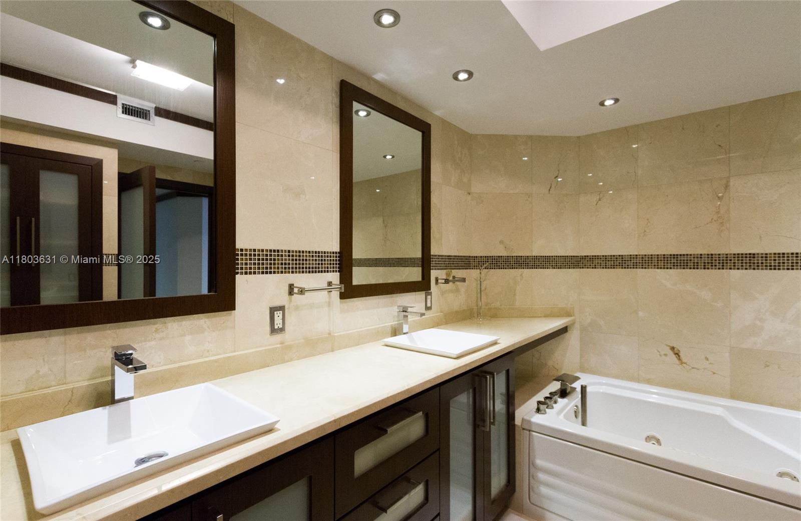 4775 Collins Ave #1201, Miami Beach FL 33140