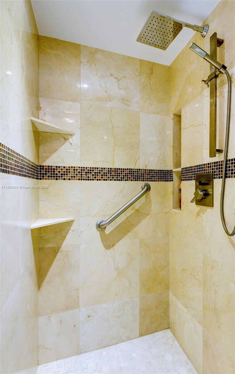 4775 Collins Ave #1201, Miami Beach FL 33140
