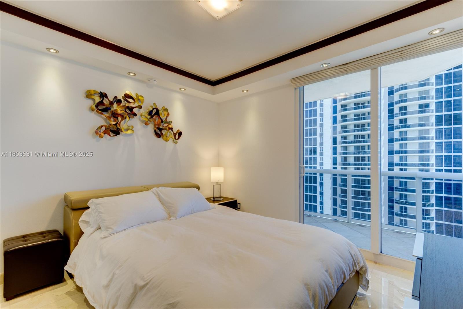 4775 Collins Ave #1201, Miami Beach FL 33140