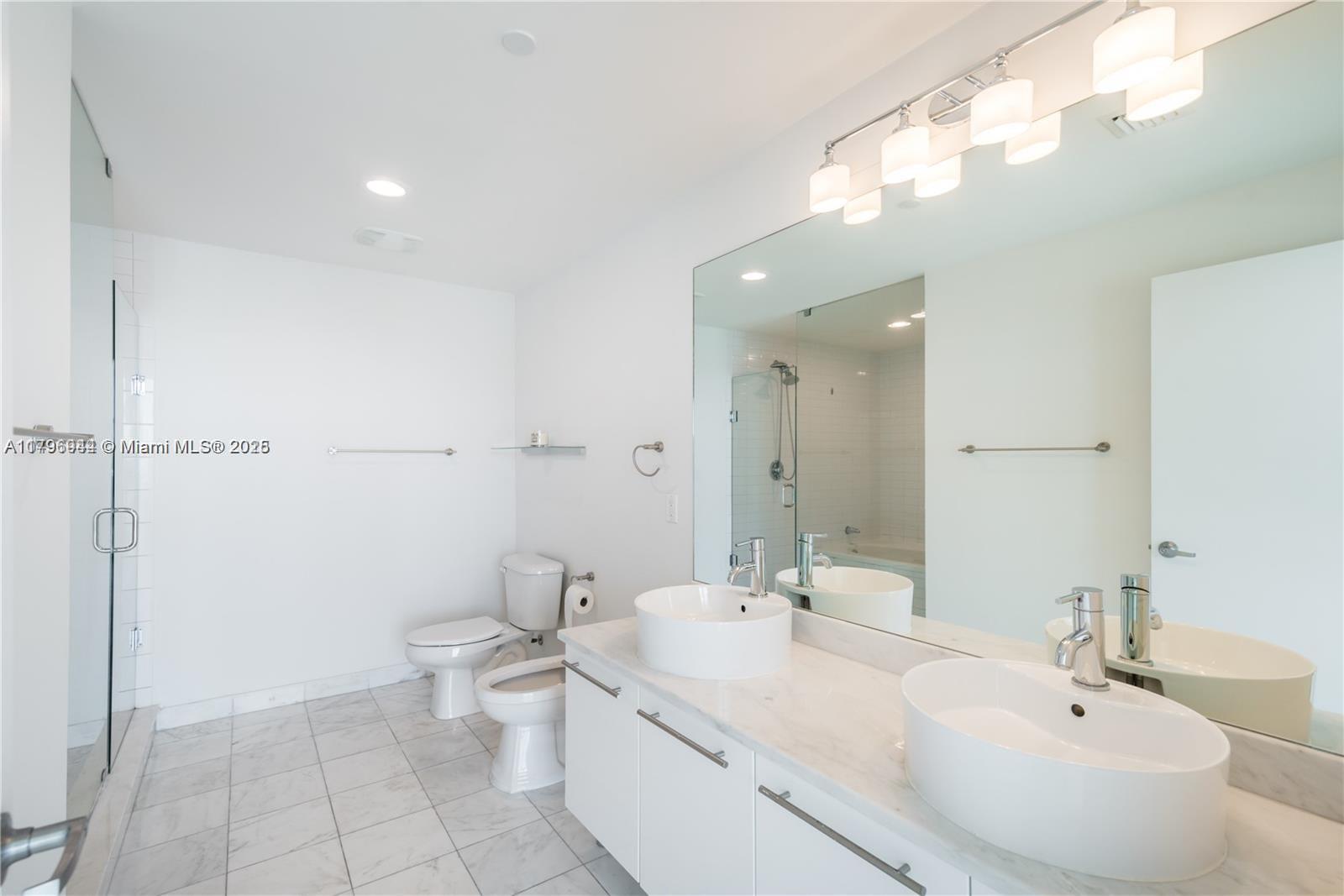 888 Biscayne Blvd #2103, Miami FL 33132