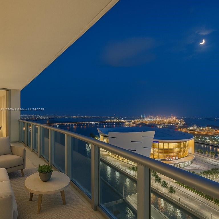 888 Biscayne Blvd #2103, Miami FL 33132