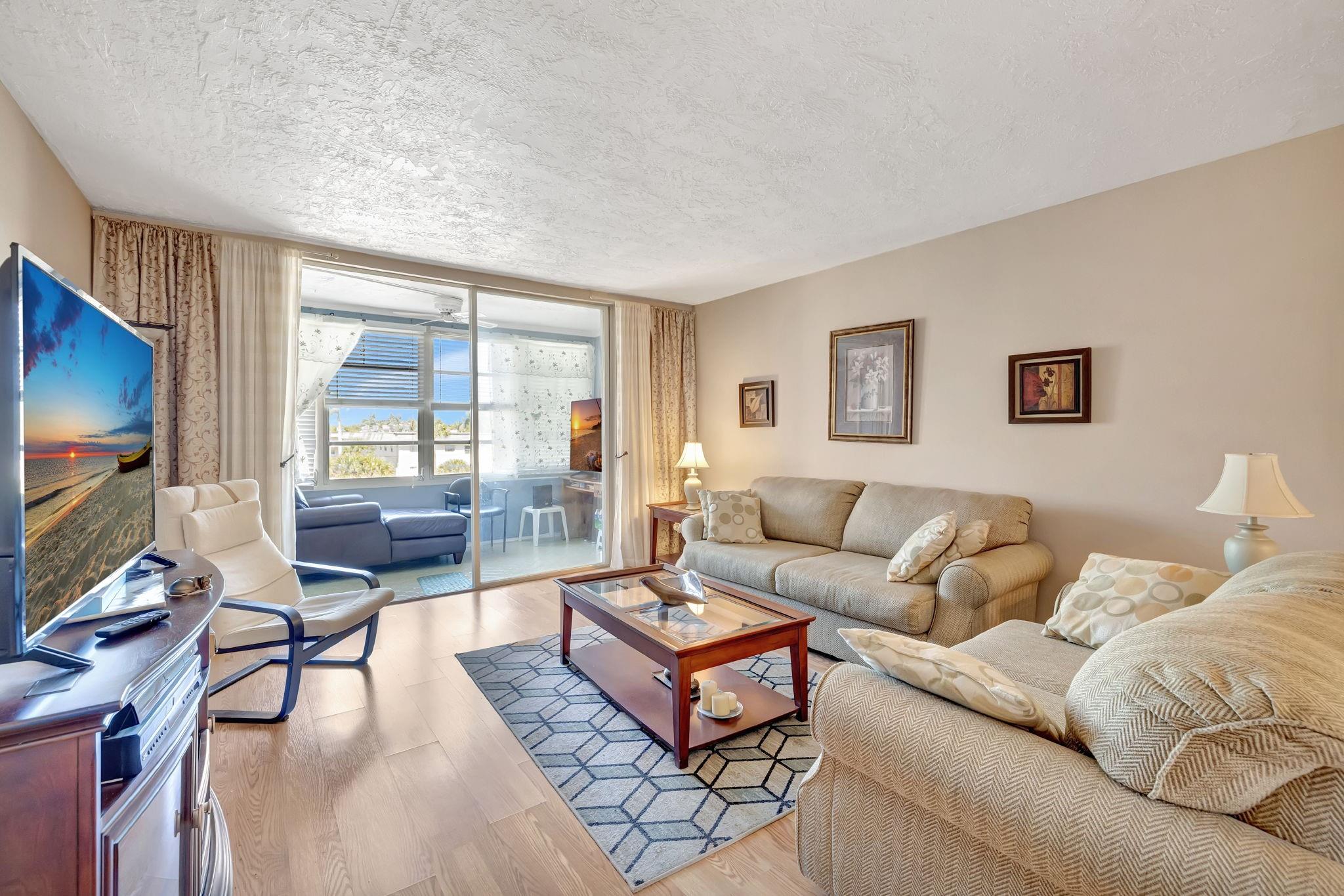 Homes for sale in Lauderdale Lakes, FL | 2841 Somerset Dr #318, Lauderdale Lakes, FL 33311 | MLS# F10503553