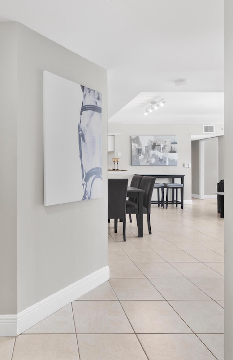 1400 Crestwood Court S 1401