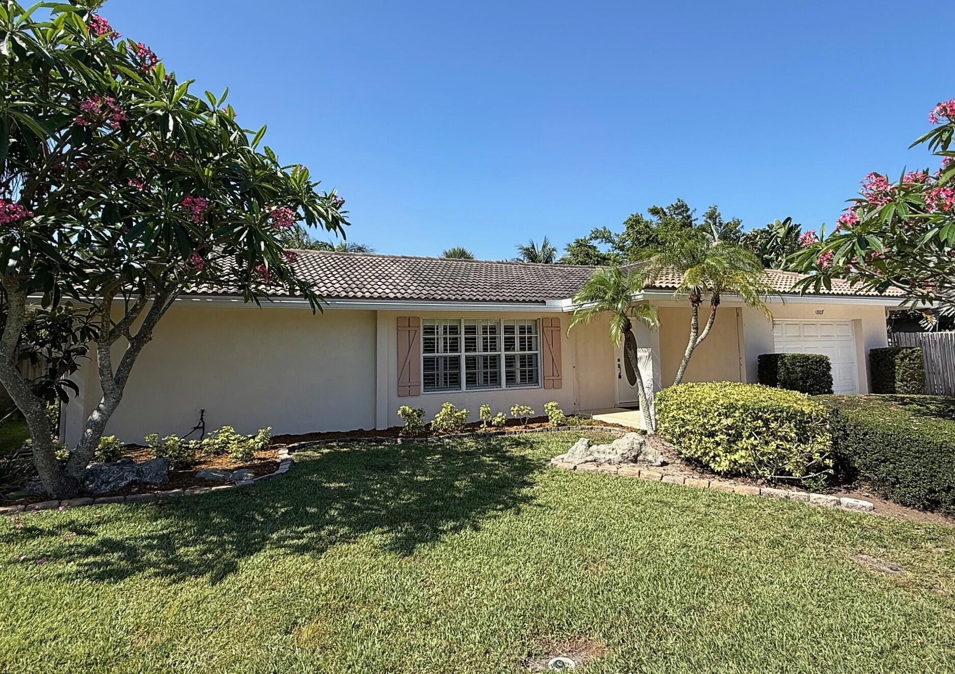 1807 Crafton Road North Palm Beach FL 33408 | R11091111