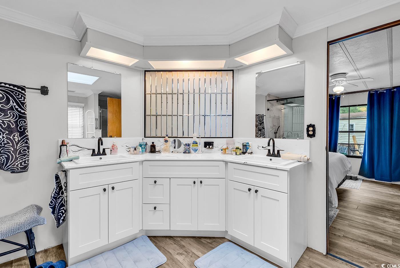 2512355 | Photo 18