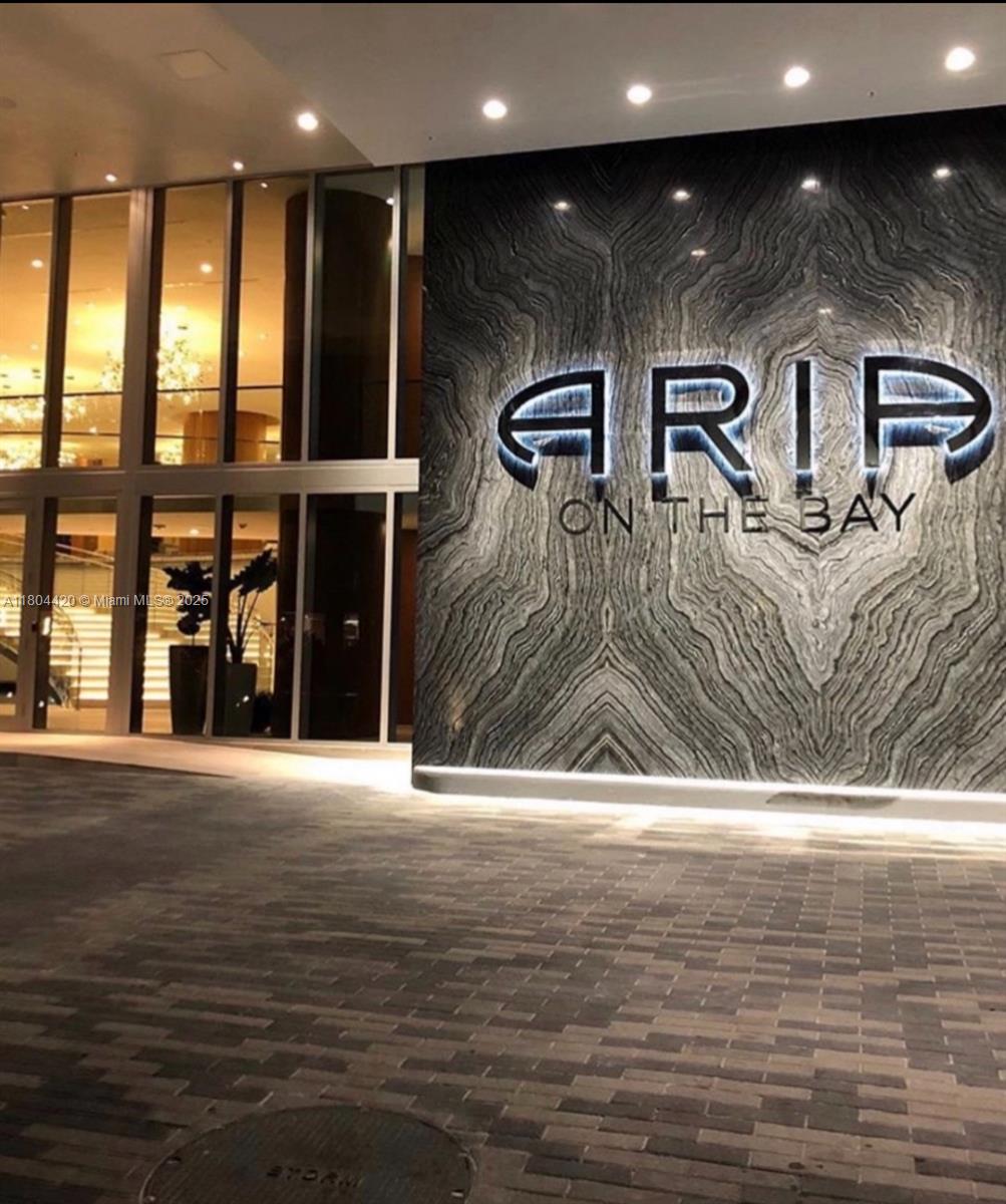 Condo for Sale in Miami, FL