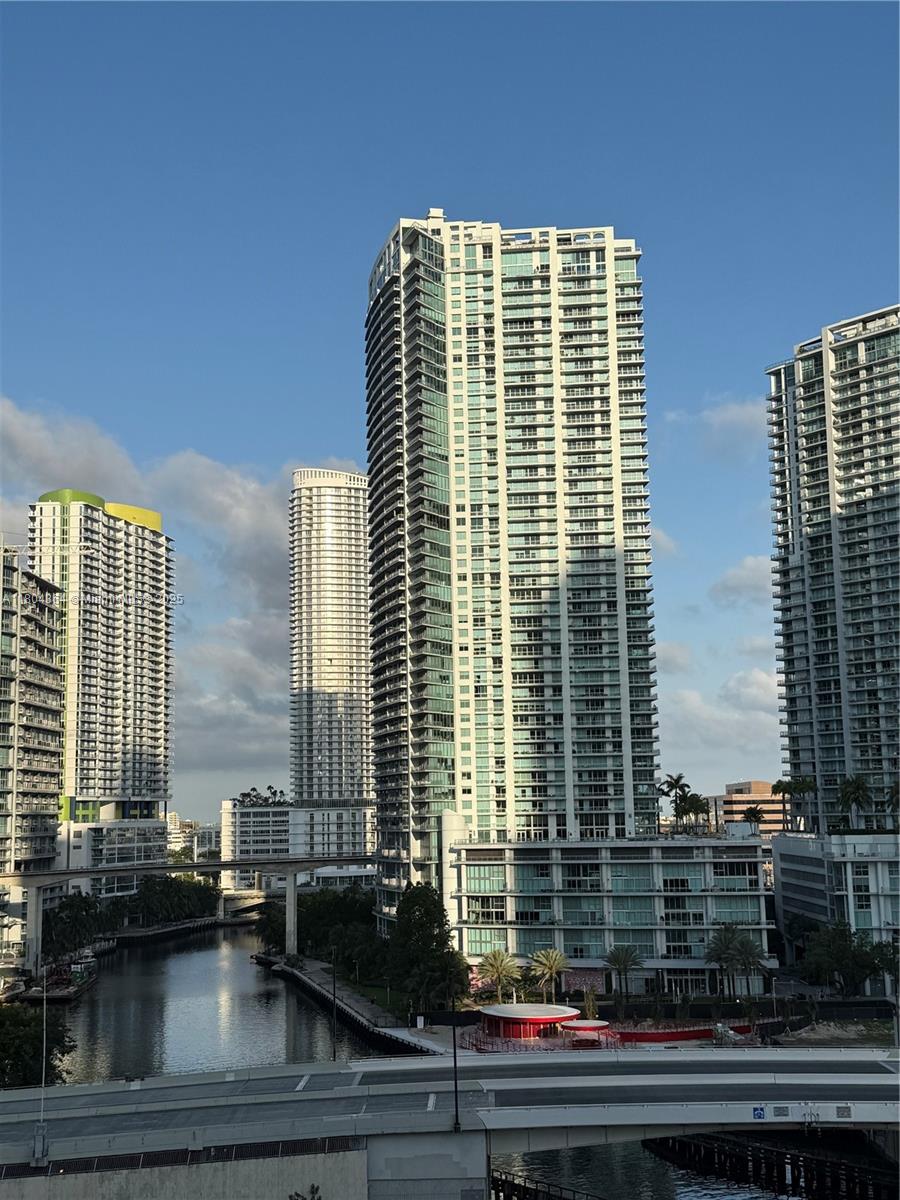 Apartamento à Venda em Miami, FL