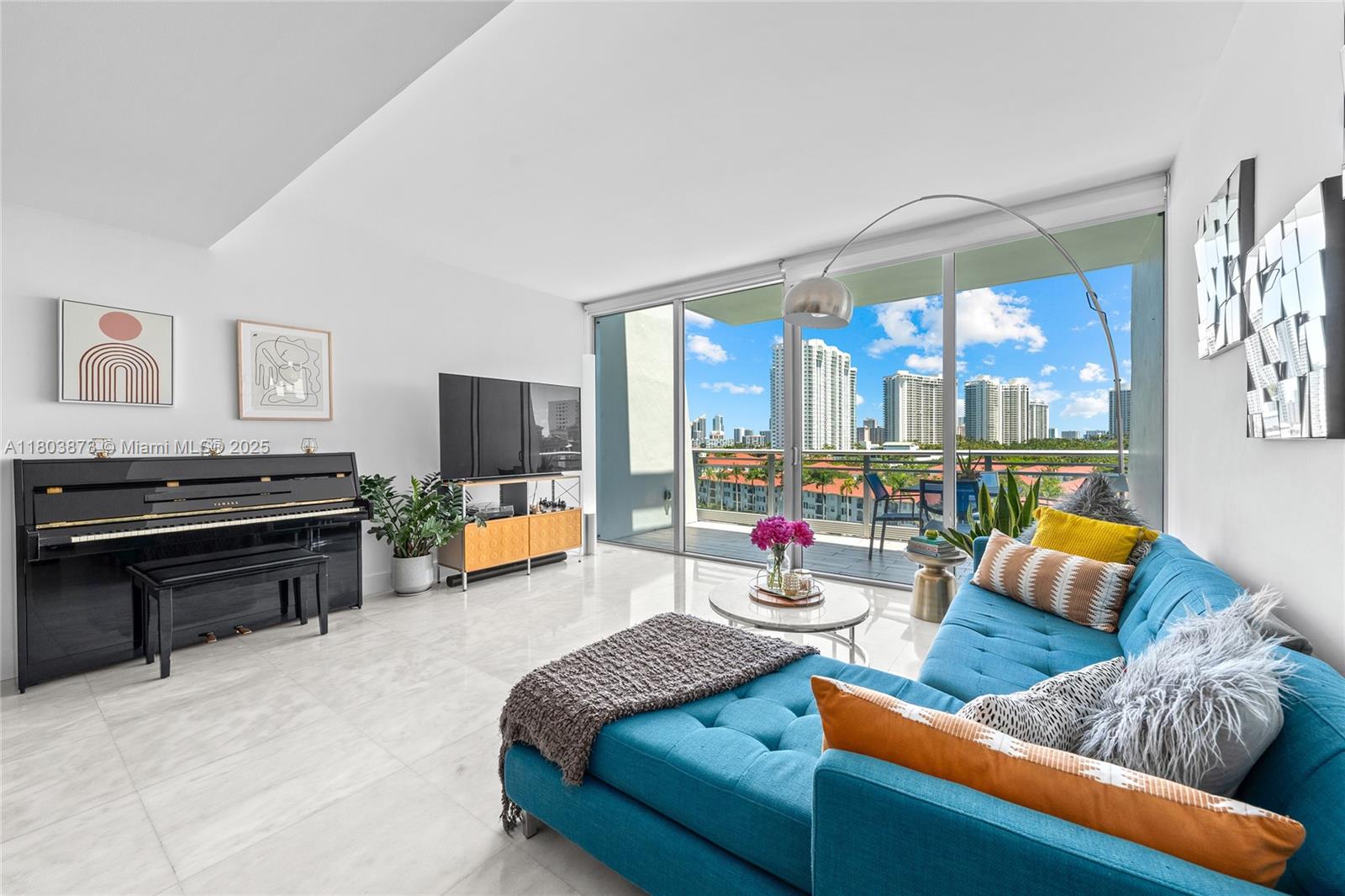 Apartamento à Venda em Aventura, FL