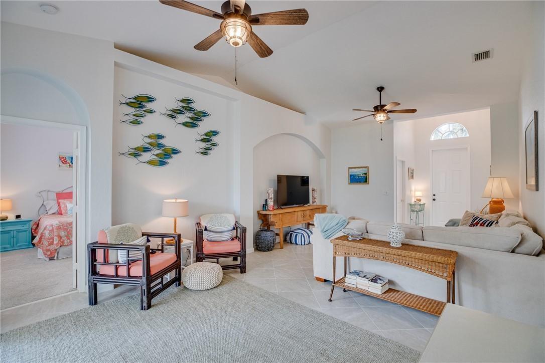 Homes for sale in Fort Pierce, FL | 5730 E Sunberry Cir, Fort Pierce, FL 34951 | MLS# F10504266