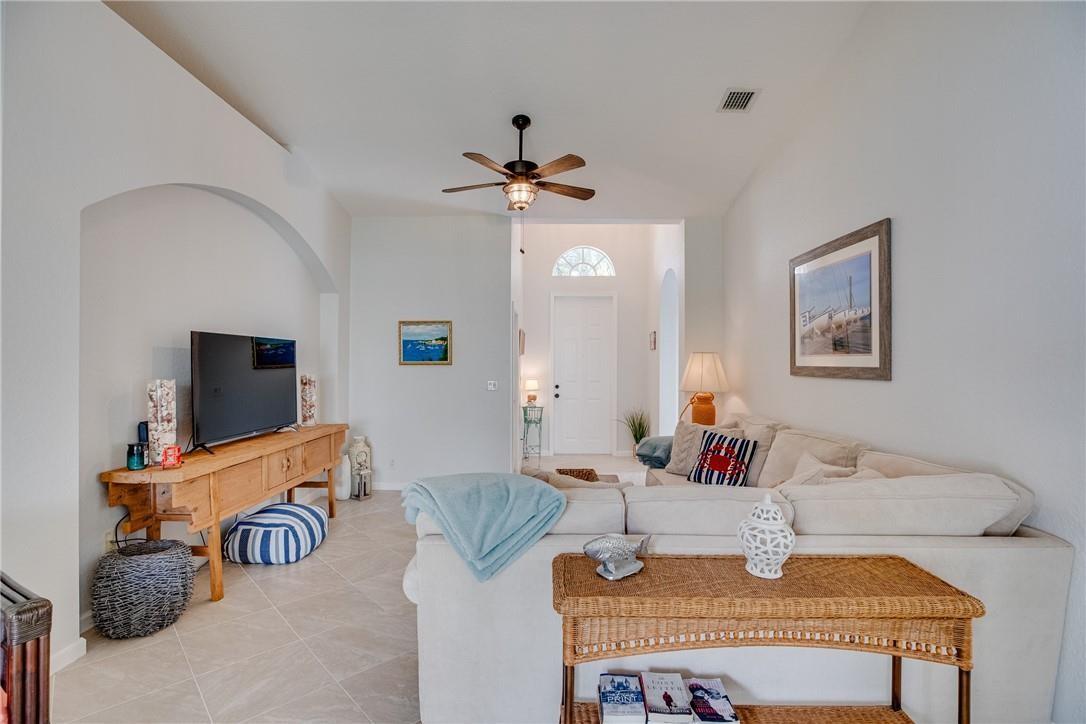 Homes for sale in Fort Pierce, FL | 5730 E Sunberry Cir, Fort Pierce, FL 34951 | MLS# F10504266