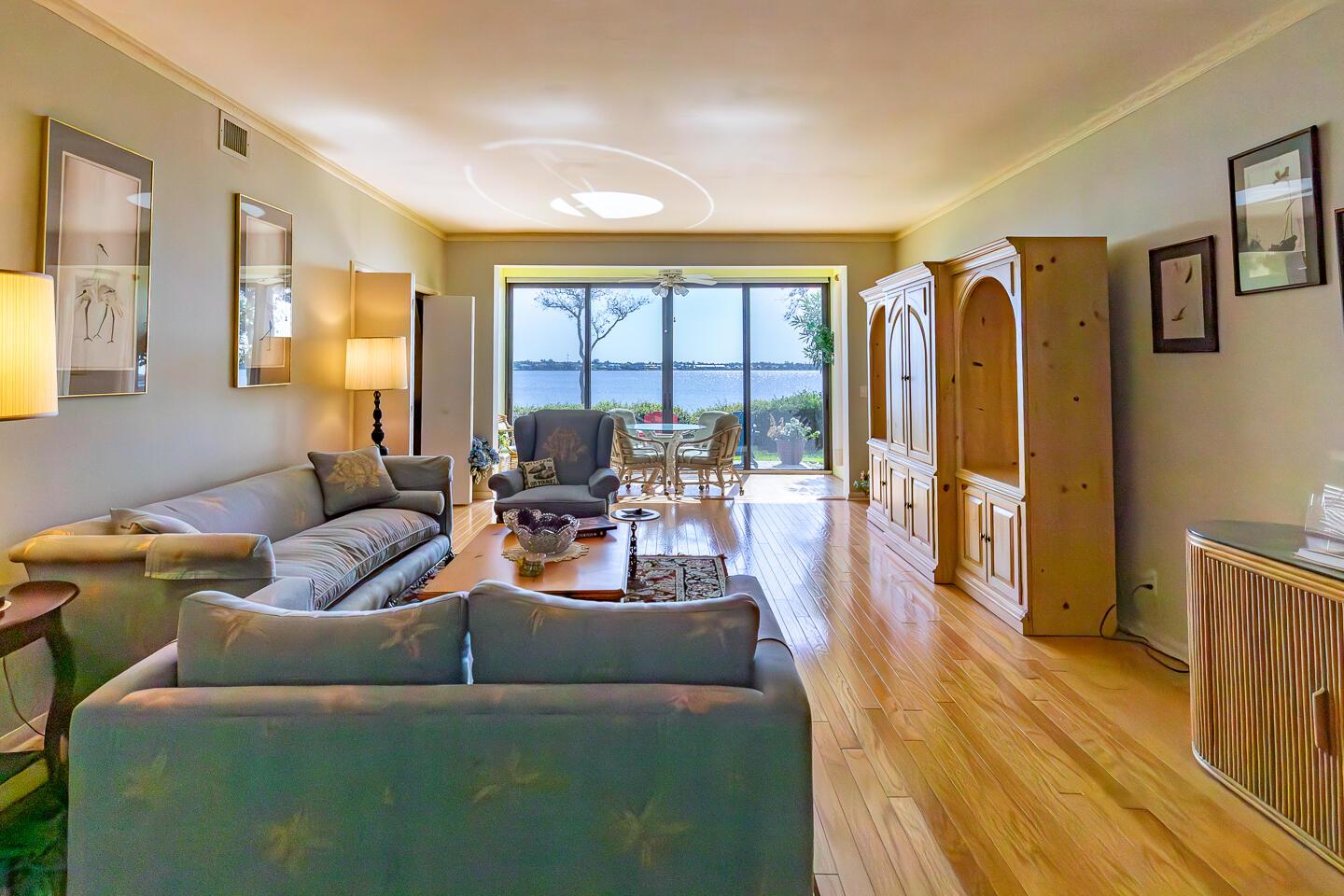 Homes for sale in Palm City, FL | 2562 Nw Seagrass Dr #7, Palm City, FL 34990 | MLS# R11091500