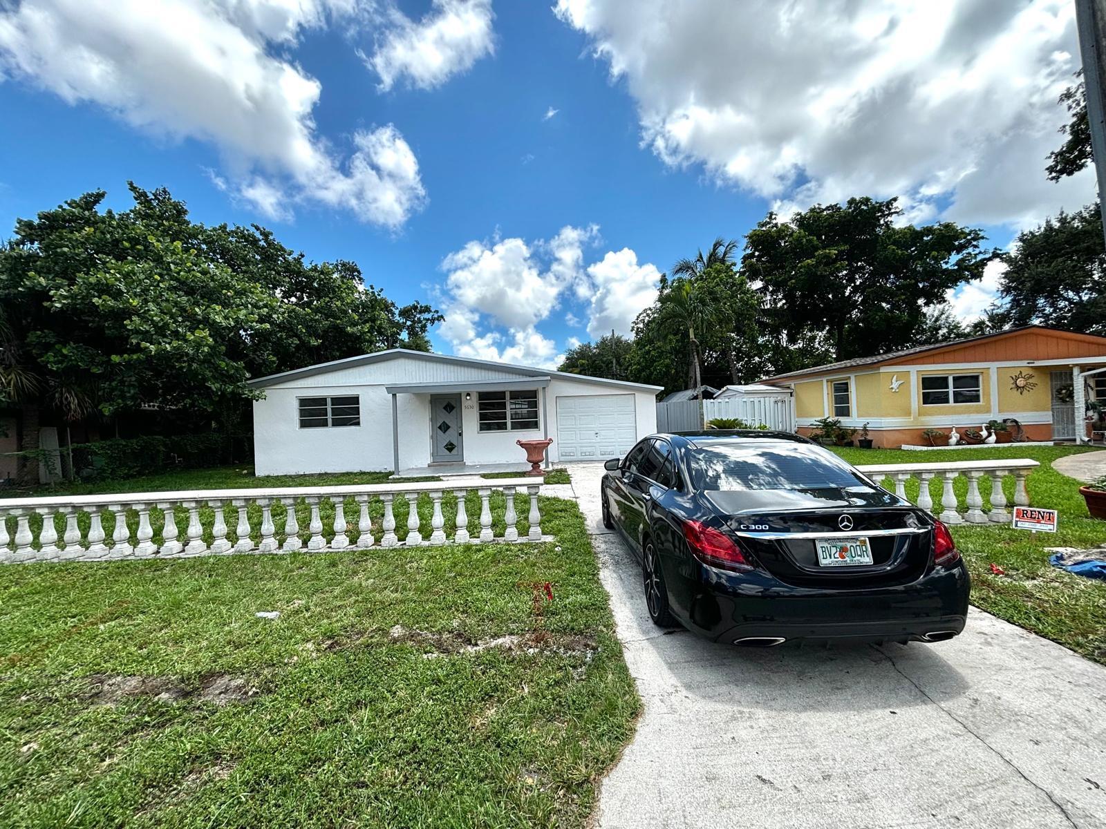 5630 Simms Street Hollywood FL 33021 | R11091552