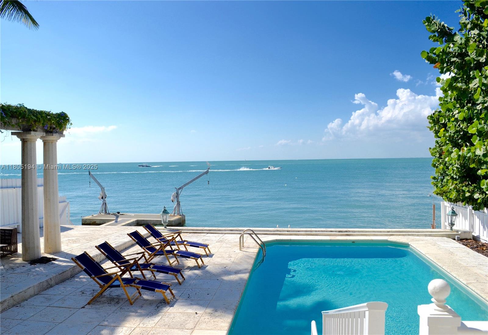 710 Mashta Dr Key Biscayne, FL 33149