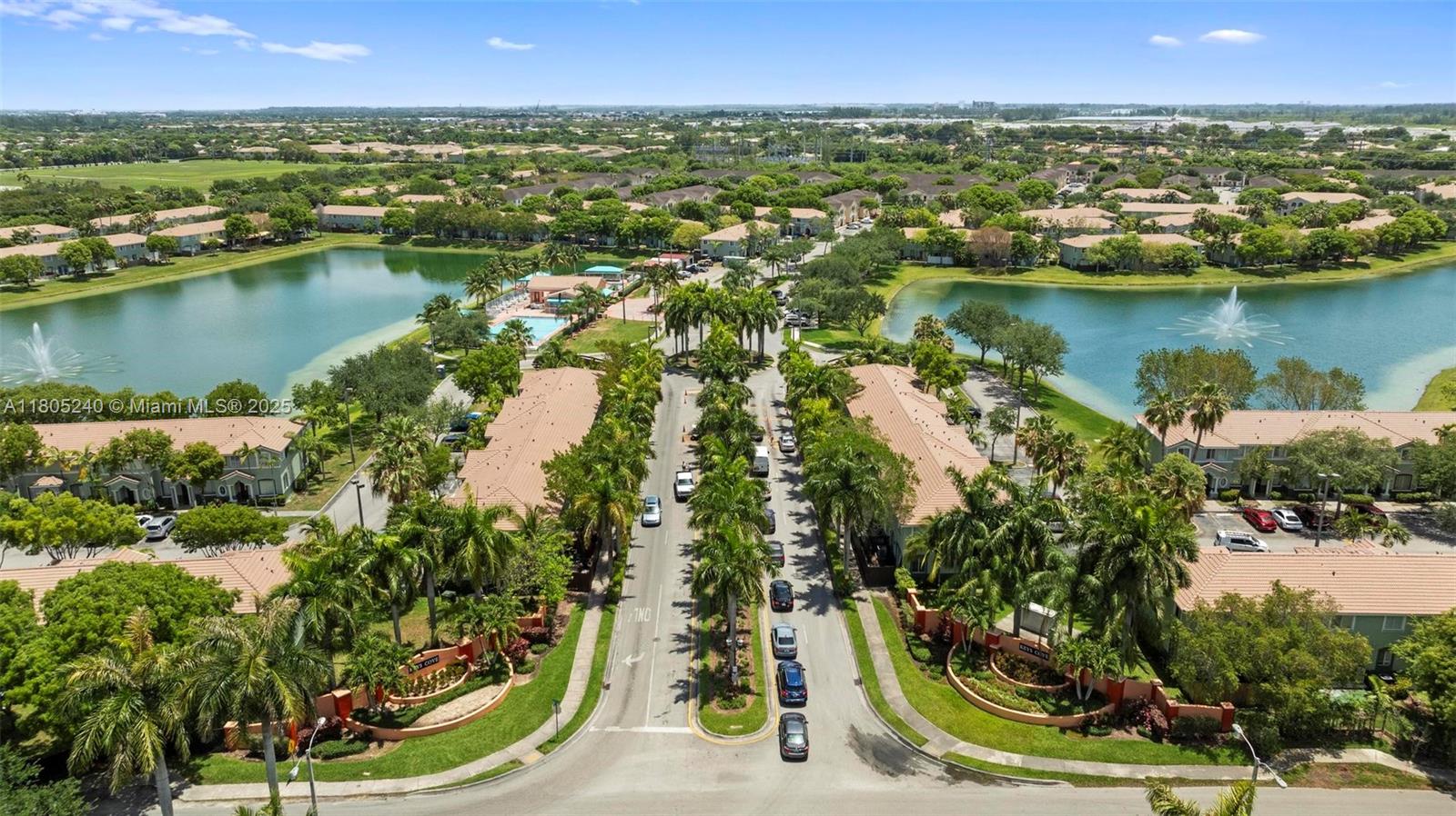 Shoma Townhomes At Keysco