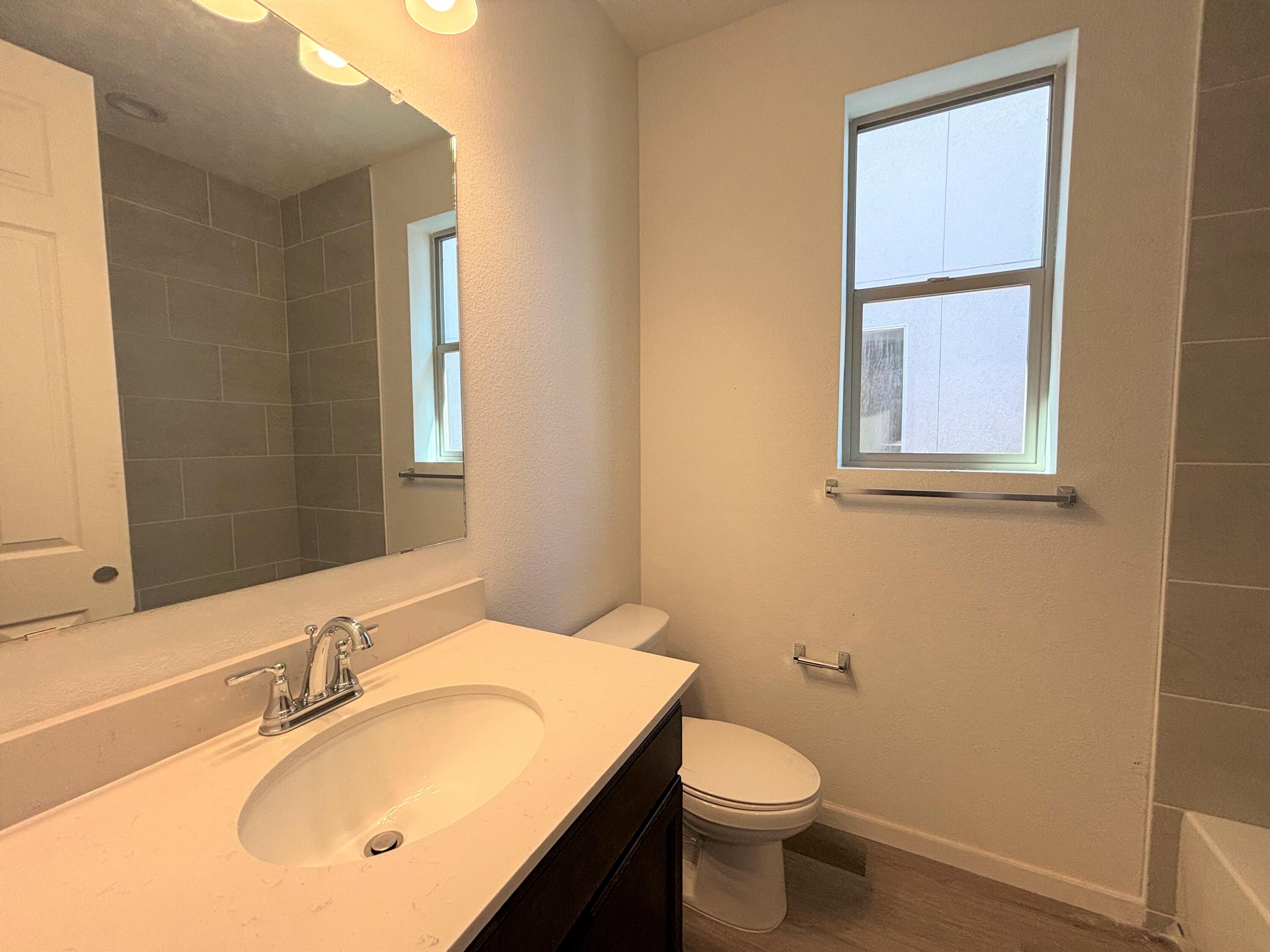 2546 Seaforth Circle NE 