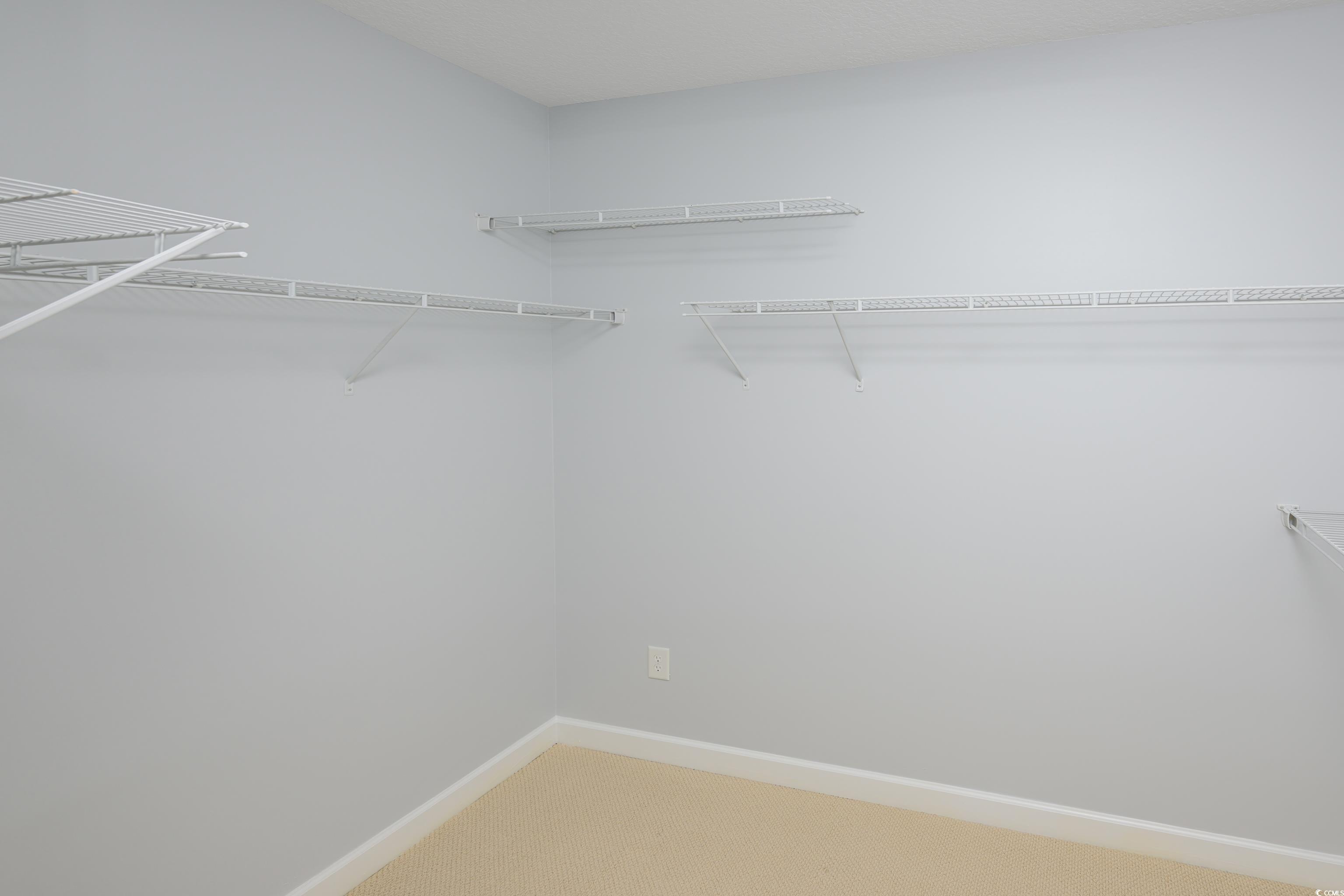 2512501 | Photo 25