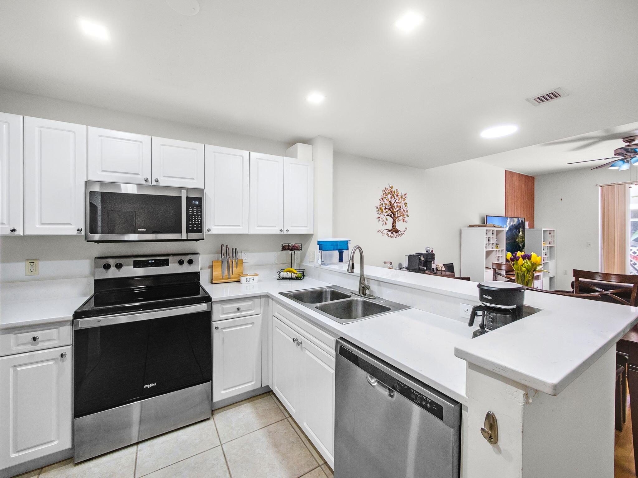 Homes for sale in Deerfield Beach, FL | 4167 Crystal Lake Dr, Deerfield Beach, FL 33064 | MLS# R11092074